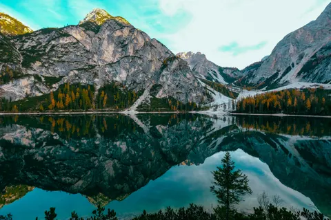 والپیپر دریاچه کوهستانی با کیفیت 4K · mountains · 3840×2560