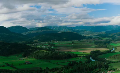 Green Hills 4K Wallpaper · nature · 3840×2348