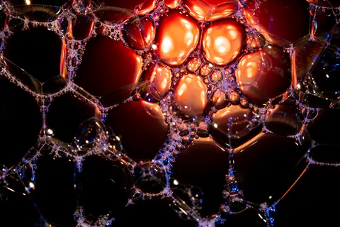 خلفية فقاعة صابون بدقة 4K · abstract · 3840×2560