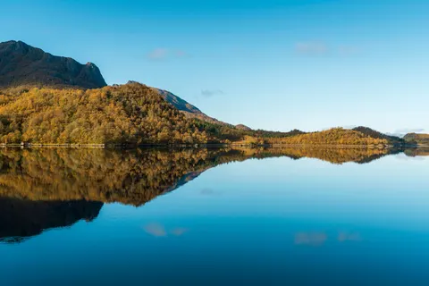 Mountain Lake 4K Wallpaper · mountains · 3840×2560