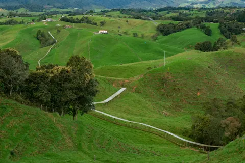 Green Hills 4K Wallpaper · nature · 3840×2563