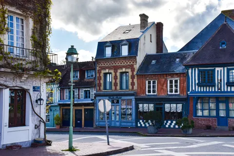 Colorful Houses 4K Wallpaper · architecture · 3840×2560
