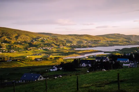 Green Hills 4K Wallpaper · nature · 3840×2560