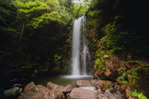 Papel de parede Cachoeira 4K · nature · 3840×2563