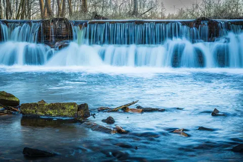 Fond d'écran Cascade 4K · nature · 3840×2560