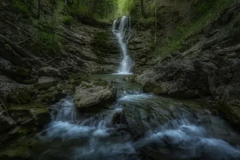Wasserfall 4K Hintergrundbild · nature · 3840×2560