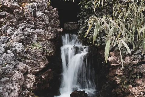 Fond d'écran Cascade 4K · nature · 3840×2563