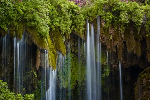 Fond d'écran Cascade 4K · nature · 3840×2560