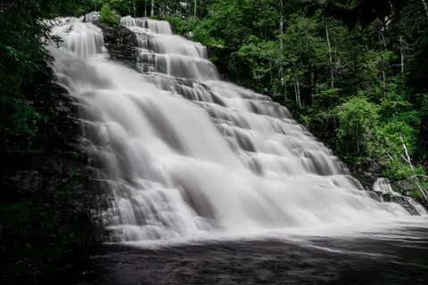 Fond d'écran Cascade 4K · nature · 3840×2560