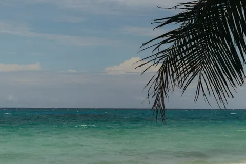 Tropischer Strand 4K Hintergrundbild · ocean · 3840×2560