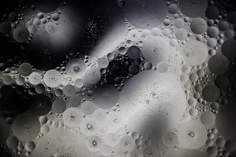 Oil Bubbles 4K Wallpaper · abstract · 3840×2560