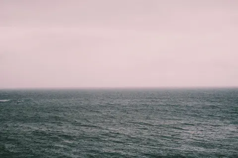 Fondo de pantalla Agua Quieta 4K · minimal · 3840×2560