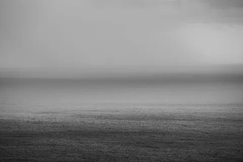靜水 4K桌布 · minimal · 3840×2560