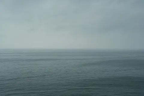 静止した水面 4K壁紙 · minimal · 3840×2560
