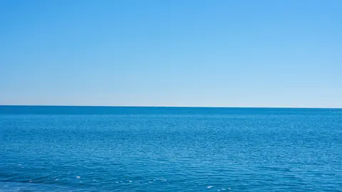 靜水 4K桌布 · minimal · 3840×2160