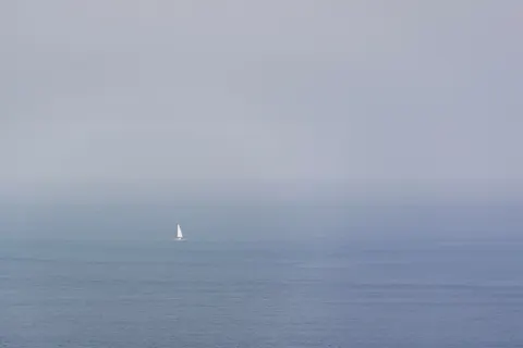 Durgun Su 4K Duvar Kağıdı · minimal · 3840×2560