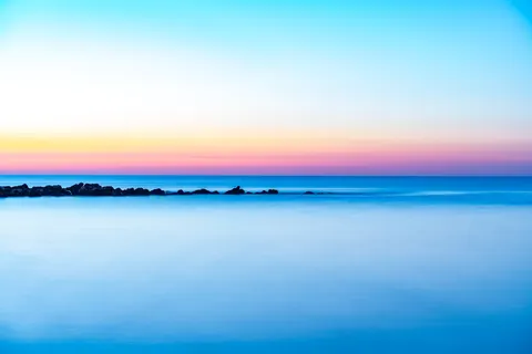 والپیپر آب ساکن با کیفیت 4K · minimal · 3840×2560