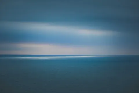 靜水 4K桌布 · minimal · 3840×2560