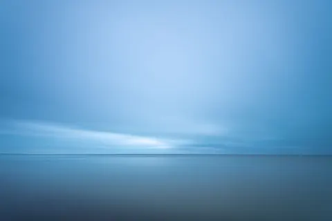 静止した水面 4K壁紙 · minimal · 3840×2560