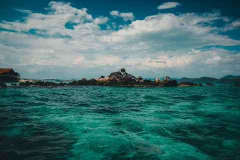 Tapeta Tropikalna Plaża 4K · ocean · 3840×2561