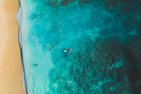 Tapeta Tropikalna Plaża 4K · ocean · 3840×2558