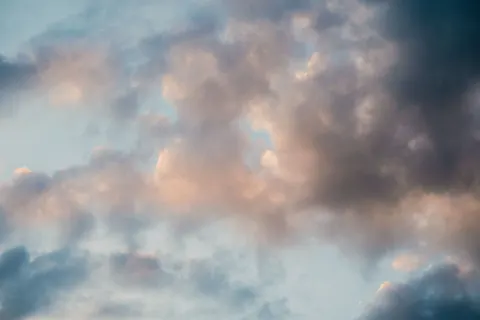 पेस्टल बादल 4K वॉलपेपर · minimal · 3840×2560