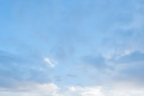 पेस्टल बादल 4K वॉलपेपर · minimal · 3840×2560