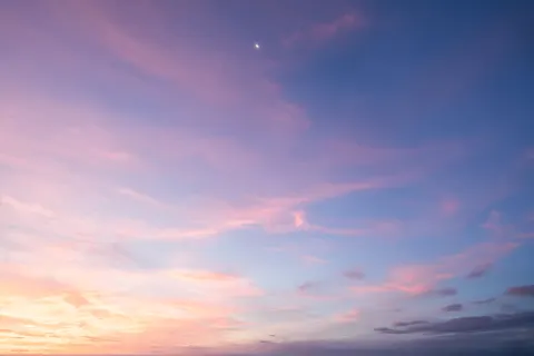 पेस्टल बादल 4K वॉलपेपर · minimal · 3840×2561