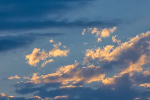 पेस्टल बादल 4K वॉलपेपर · minimal · 3840×2560