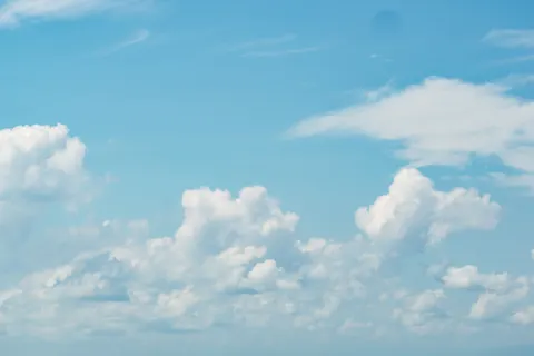 पेस्टल बादल 4K वॉलपेपर · minimal · 3840×2560