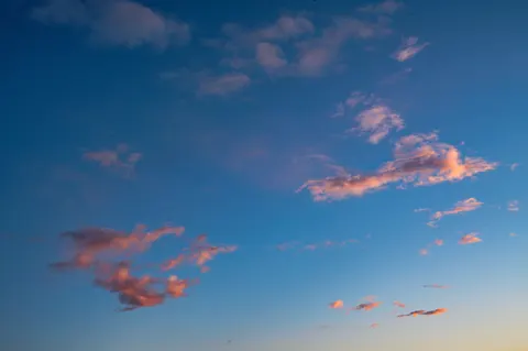 粉彩雲朵 4K桌布 · minimal · 3840×2555