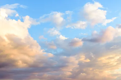 पेस्टल बादल 4K वॉलपेपर · minimal · 3840×2560