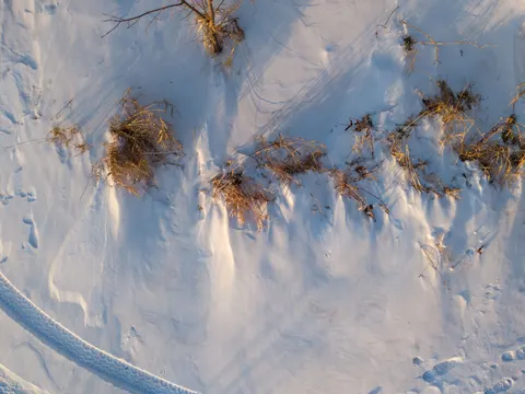 Kar Tarlası 4K Duvar Kağıdı · minimal · 3840×2880