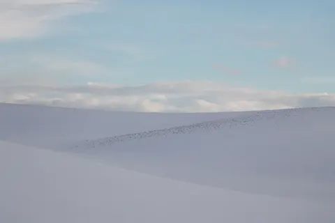 Snow Field 4K Wallpaper · minimal · 3840×2560