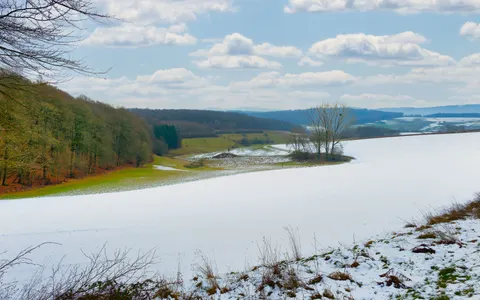Snow Field 4K Wallpaper · minimal · 3840×2400