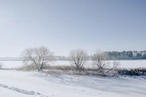 Snow Field 4K Wallpaper · minimal · 3840×2560