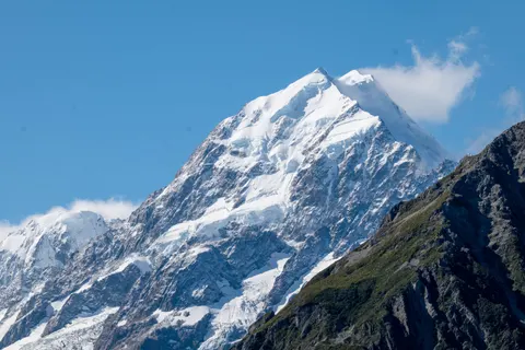 Snowy Mountain Peak 4K Wallpaper · mountains · 3840×2560