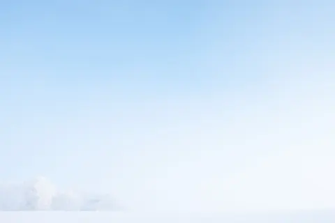 والپیپر دشت برفی با کیفیت 4K · minimal · 3840×2563