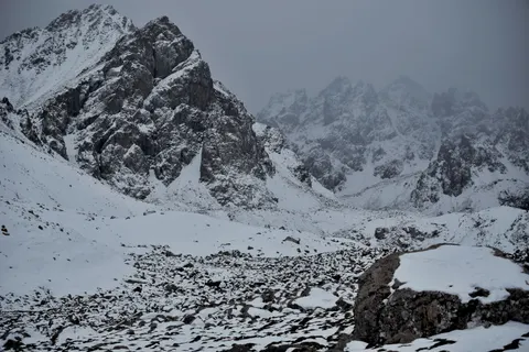 Snowy Mountain Peak 4K Wallpaper · mountains · 3840×2563