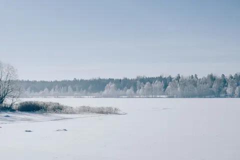 Snow Field 4K Wallpaper · minimal · 3840×2560