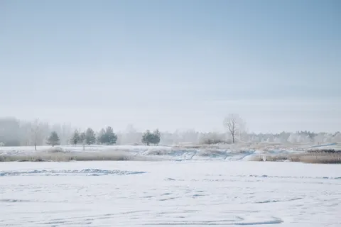 Snow Field 4K Wallpaper · minimal · 3840×2560