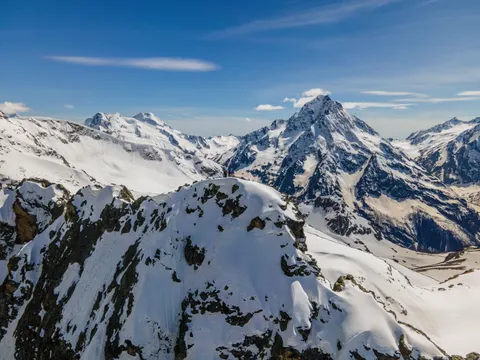 Snowy Mountain Peak 4K Wallpaper · mountains · 3840×2880