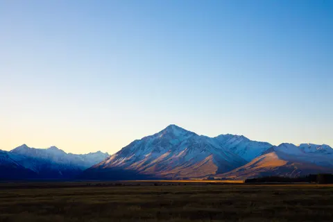 Fond d'écran Chaîne de montagnes 4K · mountains · 3840×2560