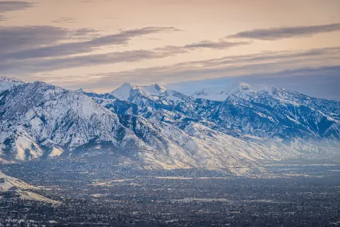 خلفية سلسلة جبال بدقة 4K · mountains · 3840×2560