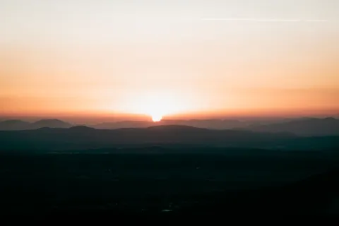 Papel de parede Cordilheira 4K · mountains · 3840×2560