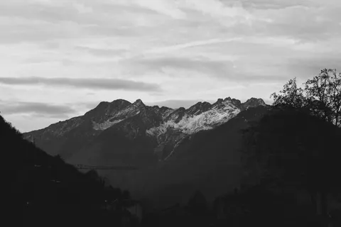 Mountain Range 4K Wallpaper · mountains · 3840×2560