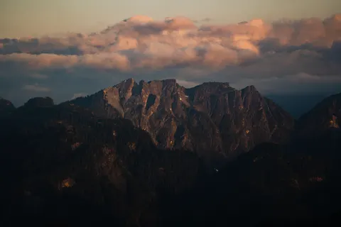 山脉 4K壁纸 · mountains · 3840×2560