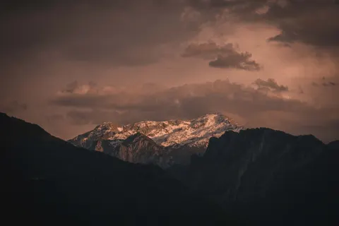 Mountain Range 4K Wallpaper · mountains · 3840×2560