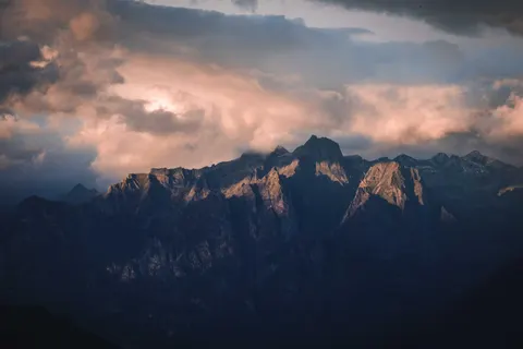 Mountain Range 4K Wallpaper · mountains · 3840×2560