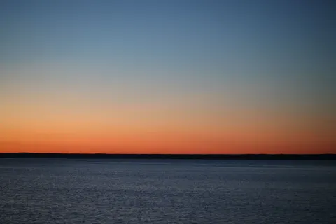 漸變地平線 4K桌布 · minimal · 3840×2561